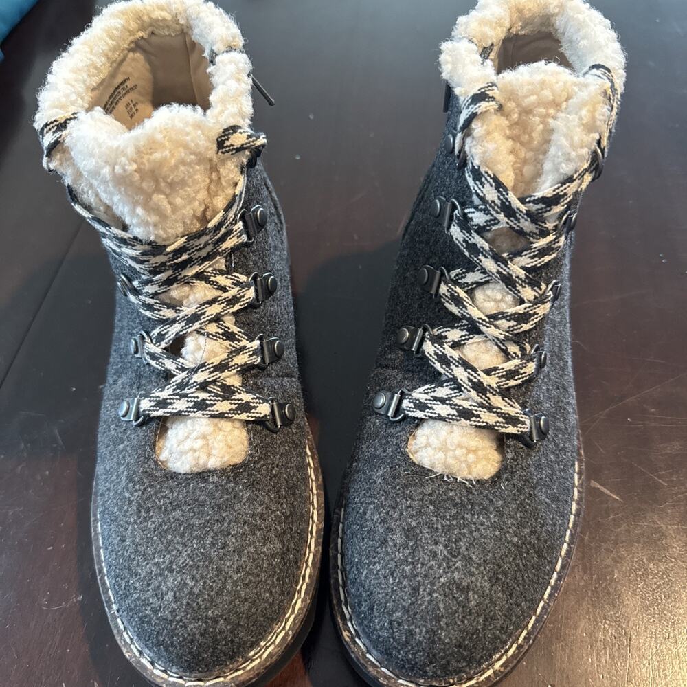 Madden NYC Gray Hiker Boots Sherpa Lined Ankle Booties Lace Up Side Zip Sz 8
